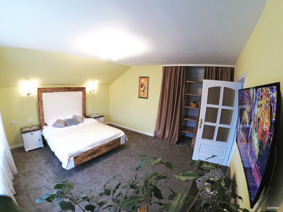 Hotel Apulum Gardens Alba Iulia Exterior foto